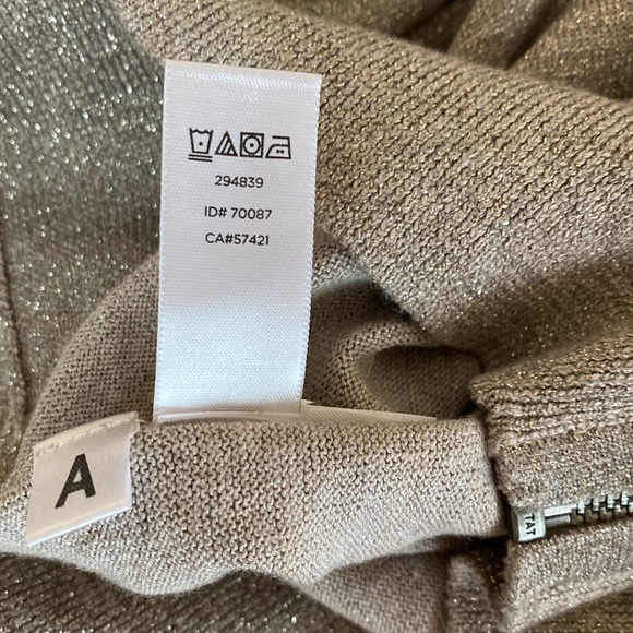 Loft Gray Sweater. Medium - Picture 10 of 12